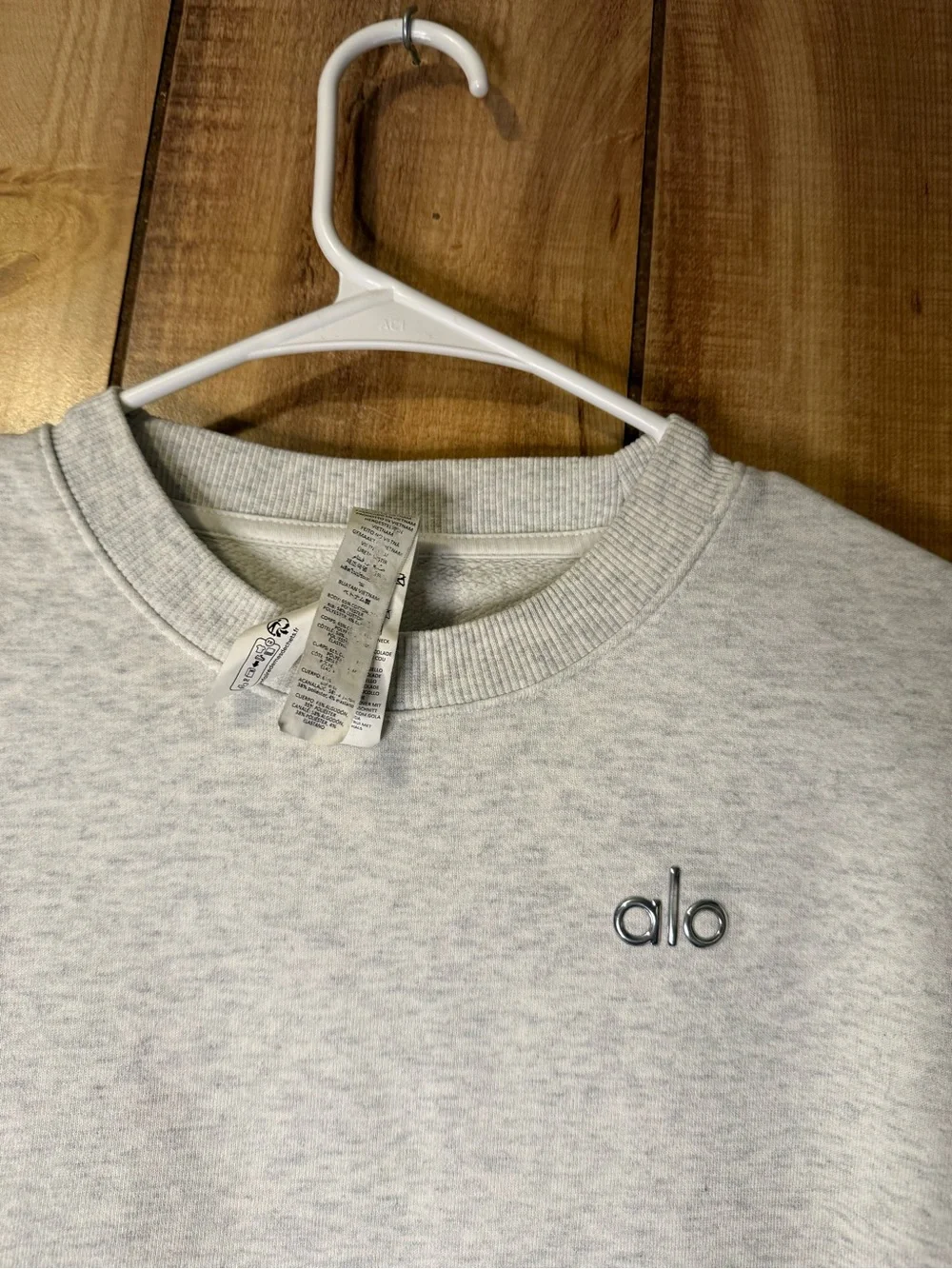 Alo Yoga Accolade Crew Neck Pullover $138 Retail